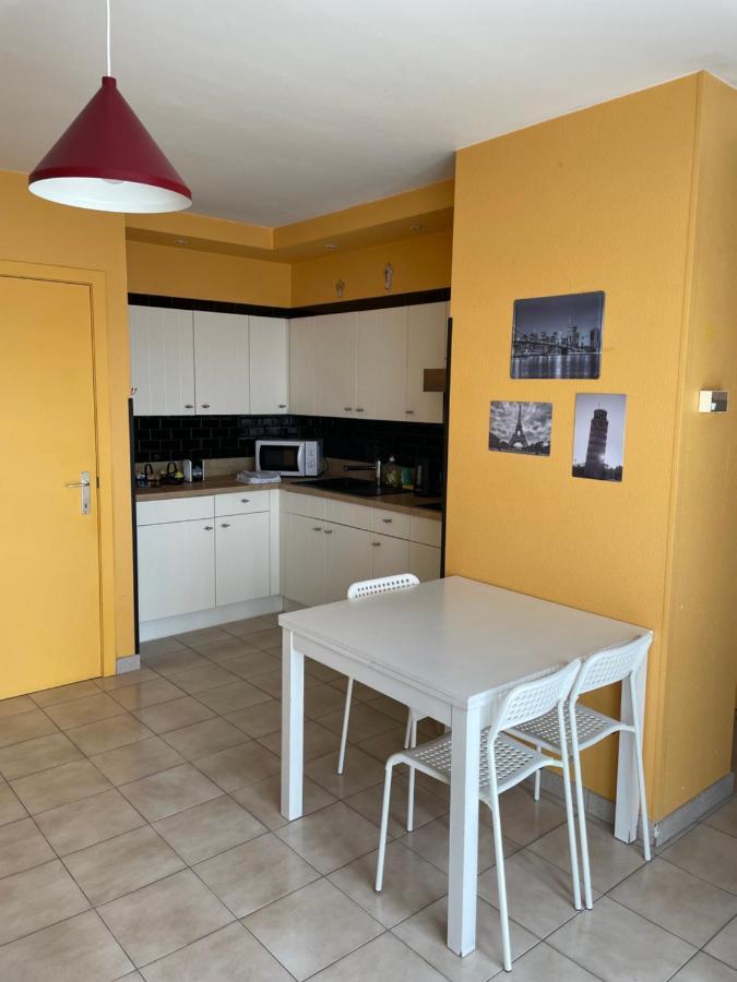 Gezellig Appartement In Oostende Esterno foto